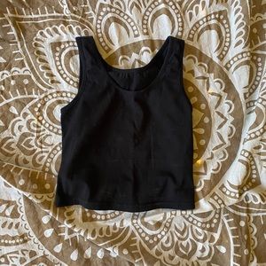 Simple Black Crop Tank